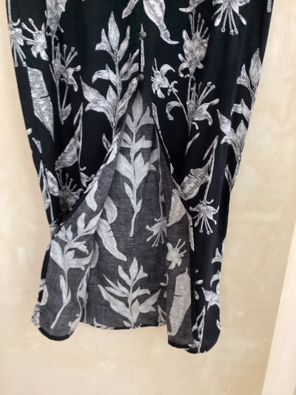 ROXY MAXI BLACK-WHITE TROPICAL PRINT SKIRT SIZE S/P/CH - Picture 3 of 10